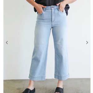 Carly Jean Los Angeles CJLA Light Wash Mer Cropped Wide Leg Jeans